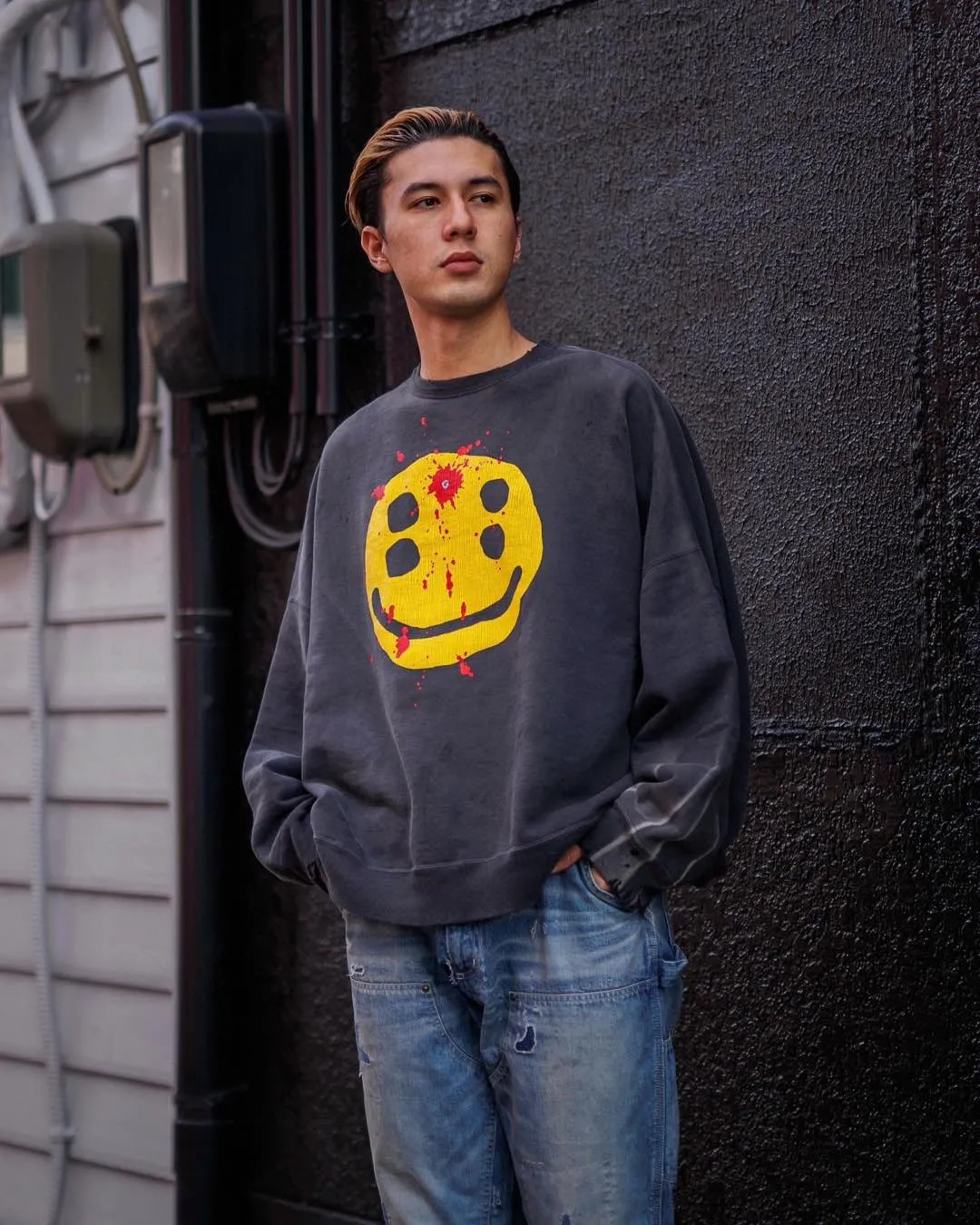 SAINT Mxxxxxx x CACTUS PLANT FLEA MARKET SMILE SWEATER SHIRT CPFM co-branded sweatshirt with smiley face, washed black S-XL, ready-to-wear Assute dyeing, heavy fermentation washing, multi-position spray fading, ultra-complex manual polishing/destruction treatment/special shearing treatment, special striped cuffs/multi-position shearing/pure handmade graffiti and dirty The only correct co-branded main wheat label/wash water label/little angel anti-counterfeiting label in the entire network